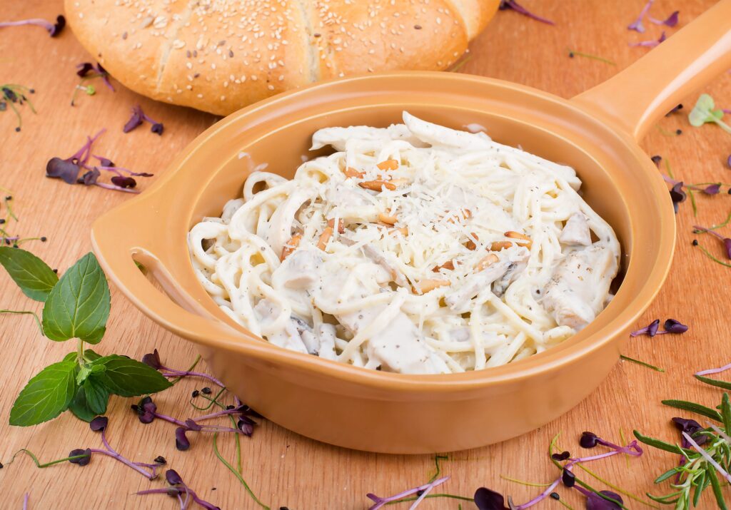 pexels shameel mukkath 3421394 5175578creamy bbq chicken and mushroom orzo2