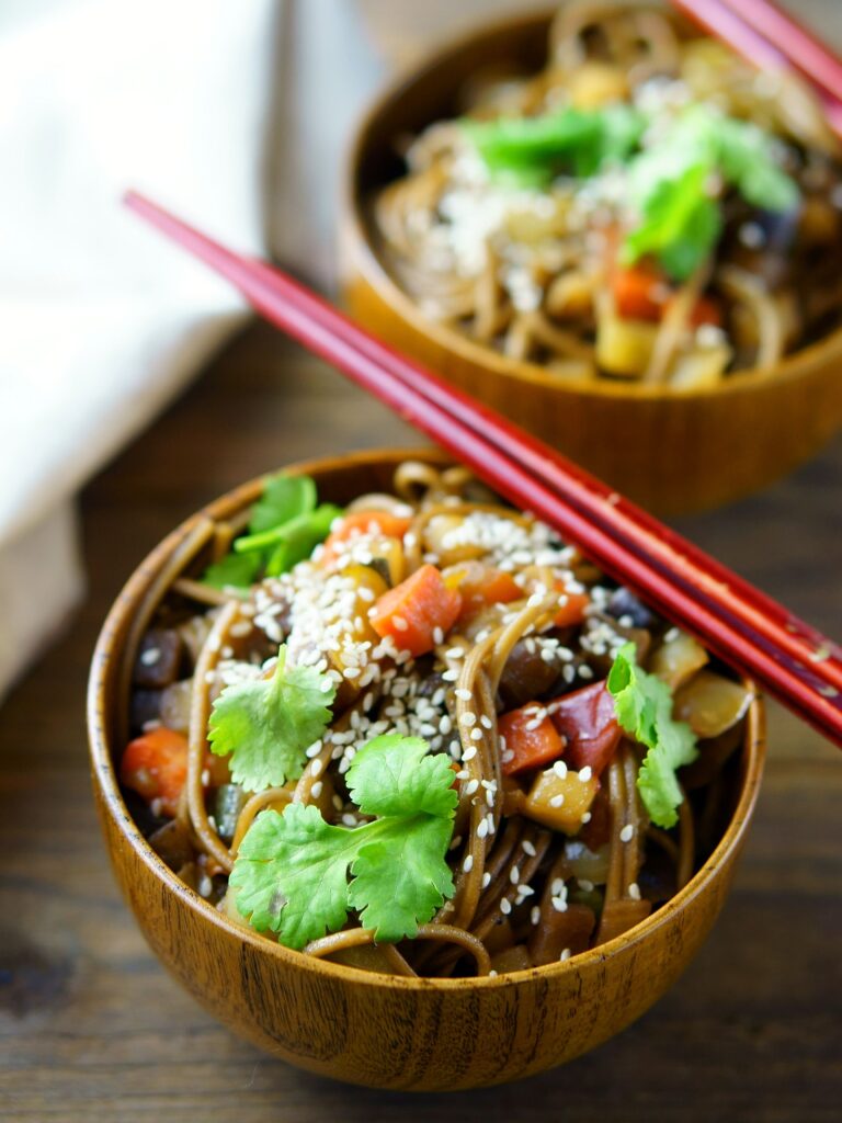 pexels snapwire 286283soba noodle bowl with sesame steak